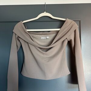 Abercrombie Off-Shoulder Long Sleeve Top